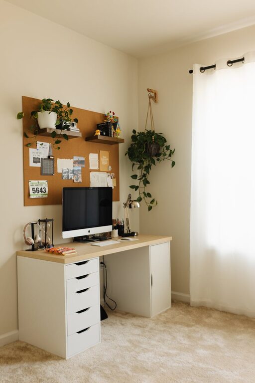How to Create a Relaxing and Productive Home Office Environment